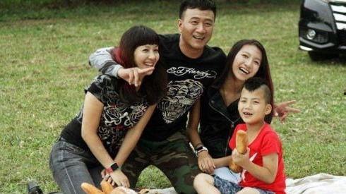 胡军个人资料老婆,爱情与事业双丰收的幸福人生