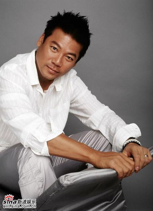 巫启贤照片,魅力歌手的迷人瞬间